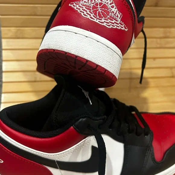 Jordan 1 low “Bred Toe” size 7.5 - Picture 6 of 7